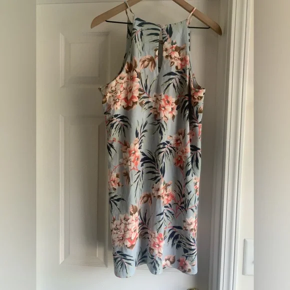 🌸Simply Noelle Ribbed Halter Sundress - Picture 5 of 8